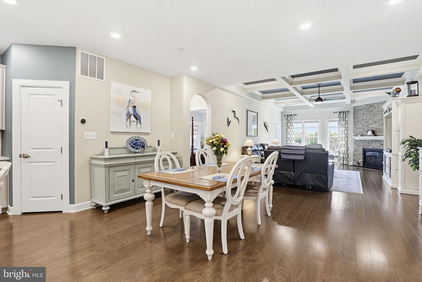 3816 Fulham Road photo 9
