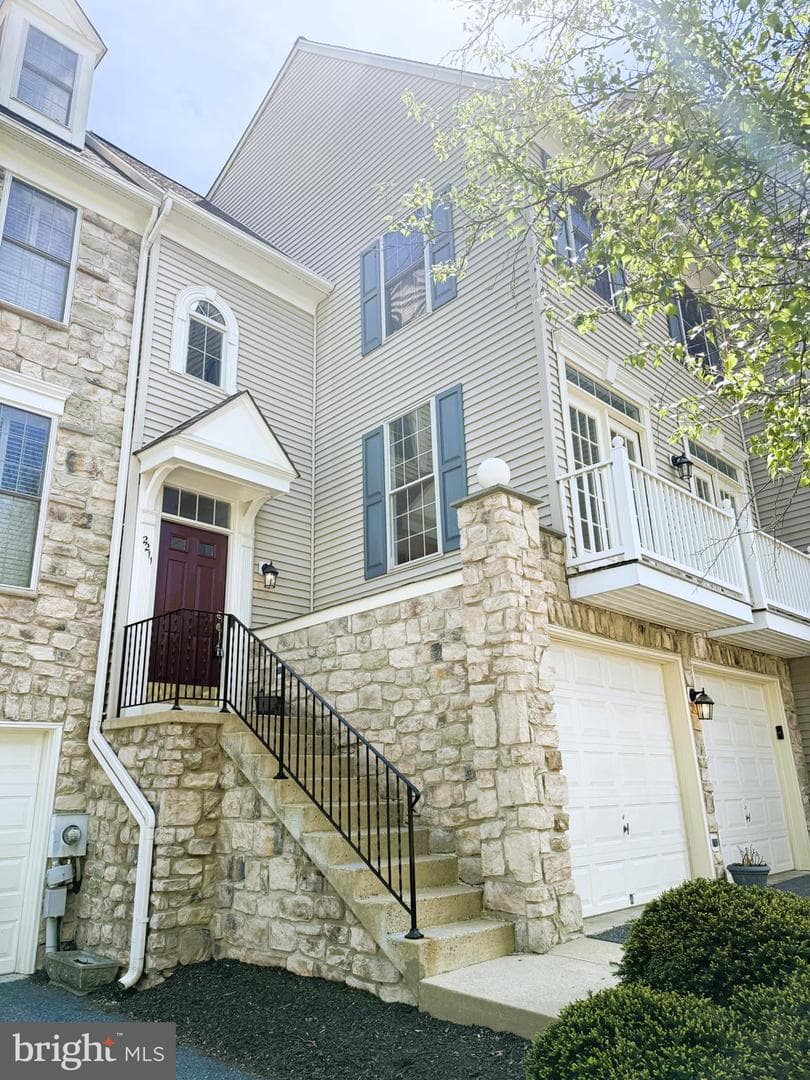 2211 Bear Den Road photo 4