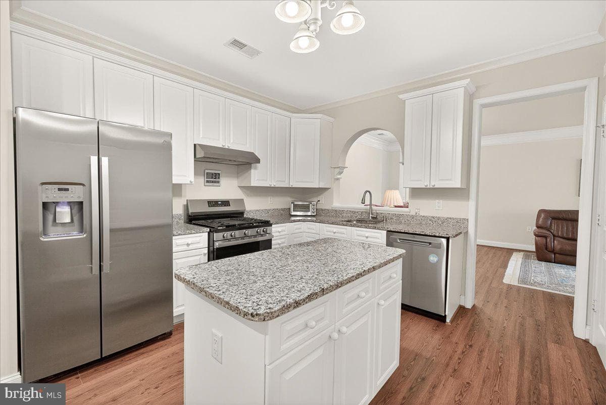 2500 Waterside Drive #103 photo 8