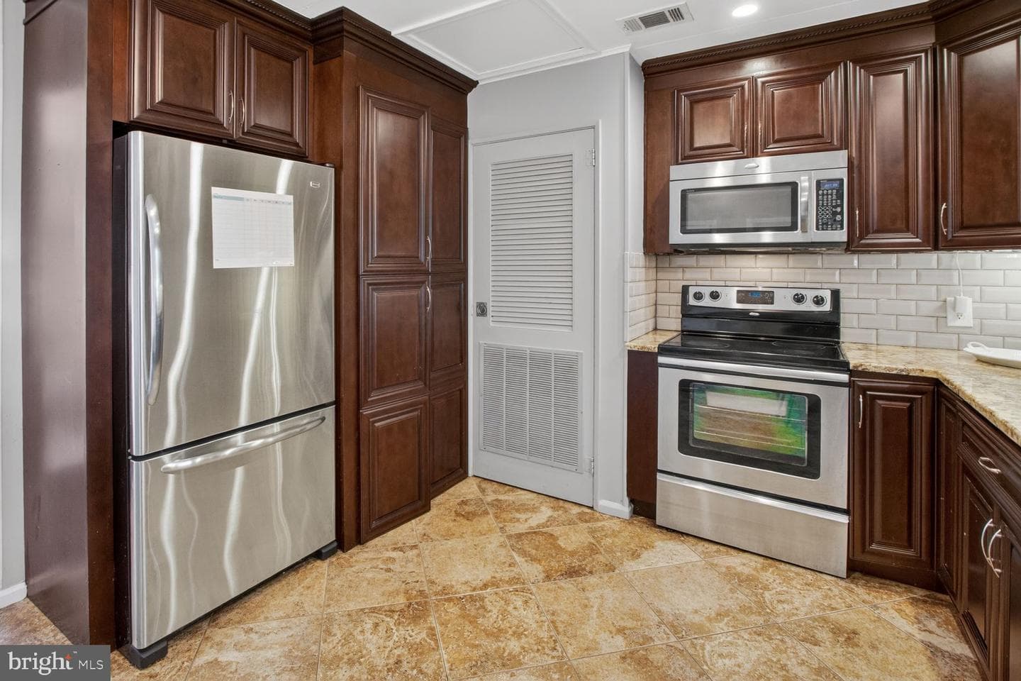 613 Charles Street photo 10
