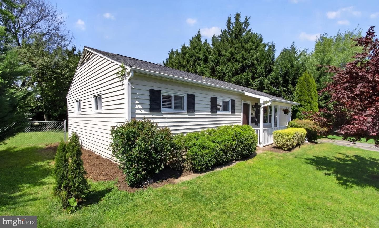 613 Charles Street photo 2