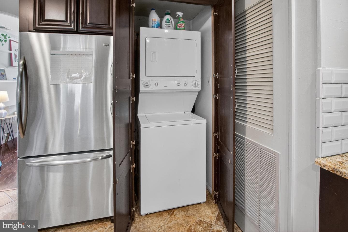 613 Charles Street photo 27