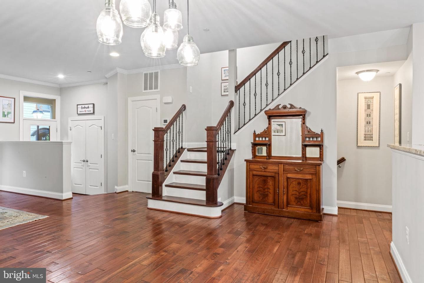 24 Maxwell Square photo 27