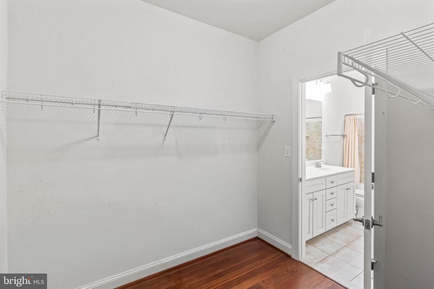 24 Maxwell Square photo 44