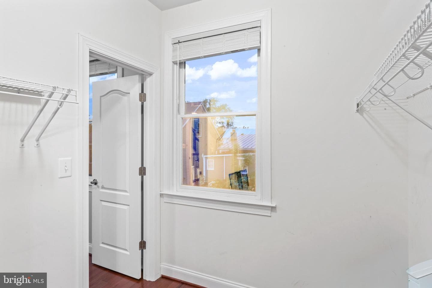 24 Maxwell Square photo 45