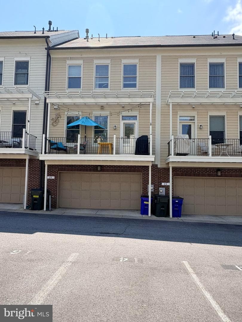 24 Maxwell Square photo 50