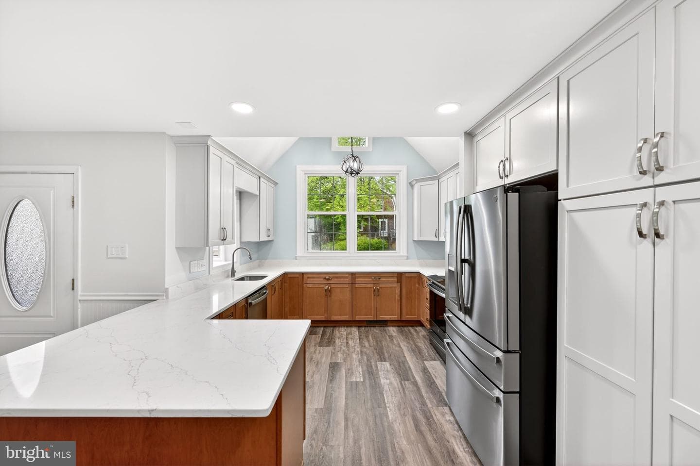 10743 Lake Edge Court photo 4