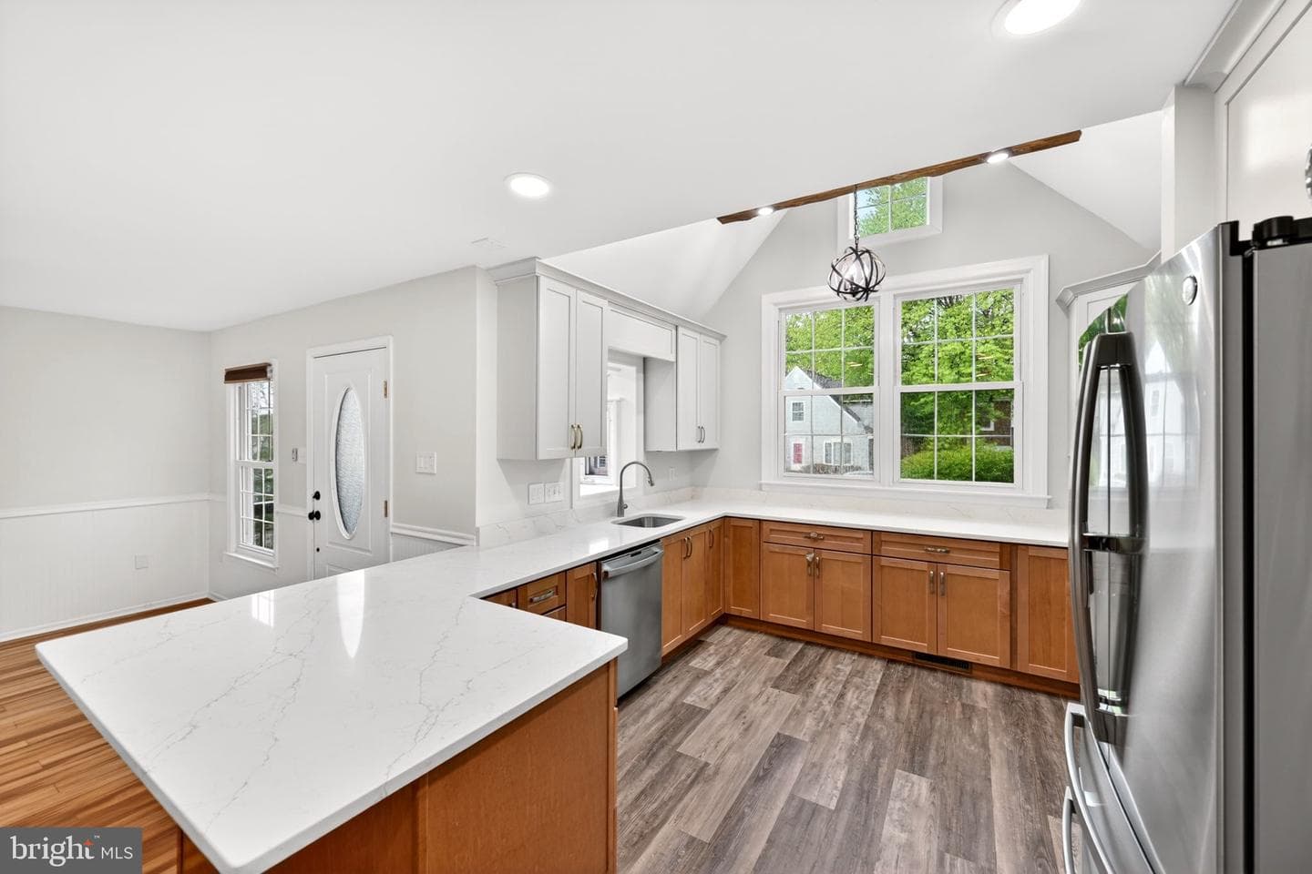 10743 Lake Edge Court photo 5