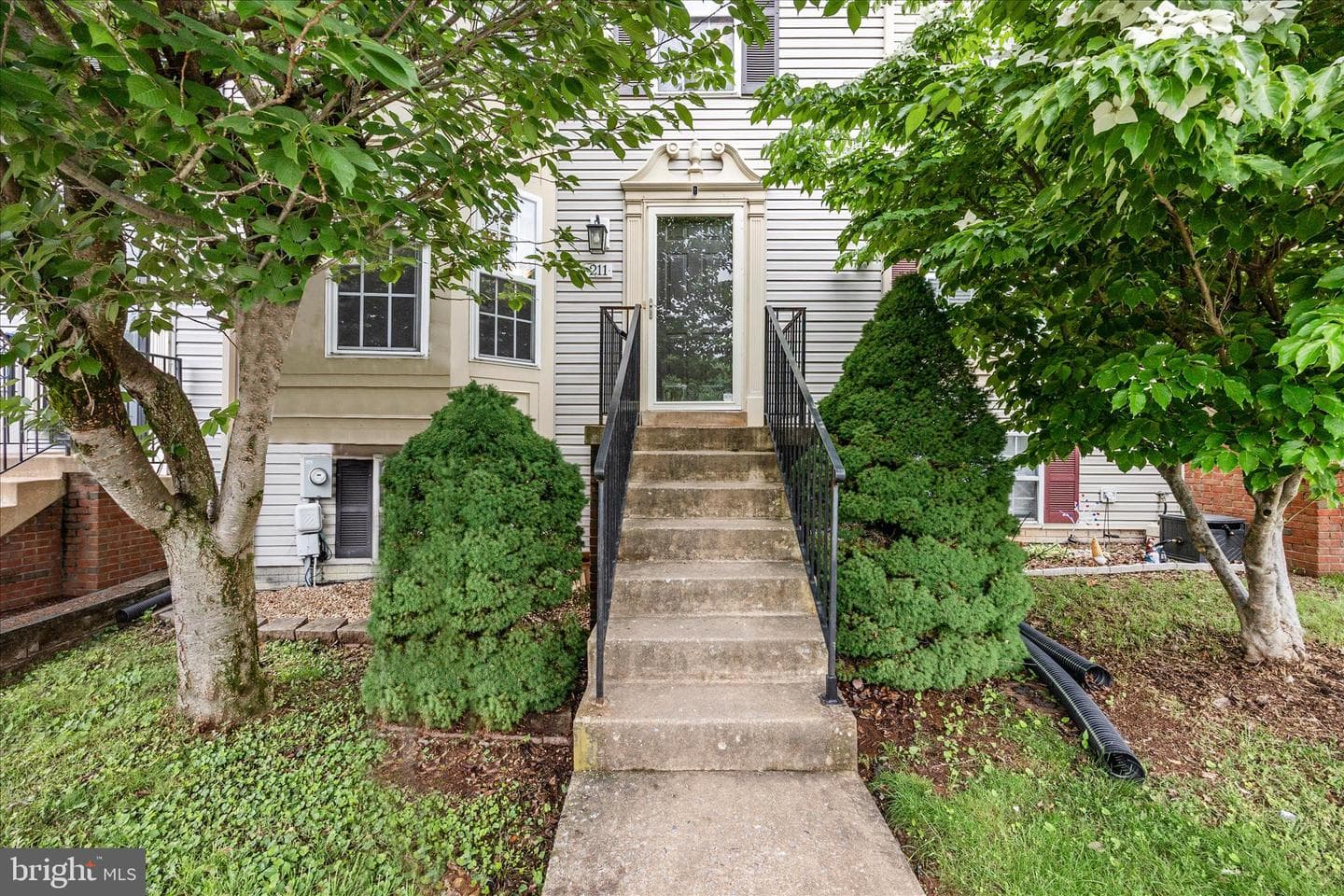 211 Moser Circle photo 2