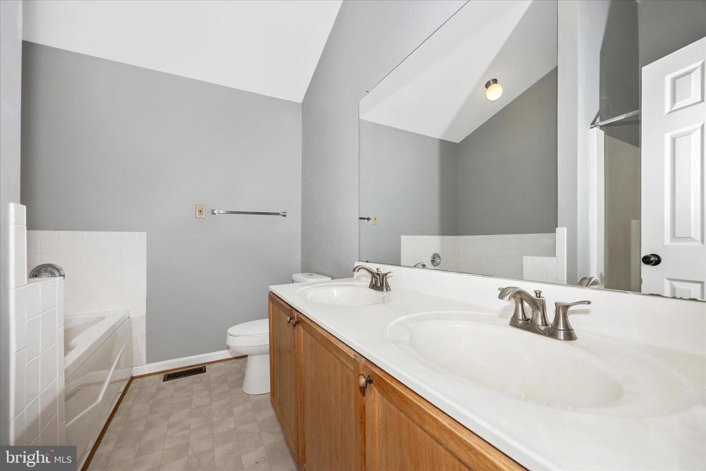 211 Moser Circle photo 26