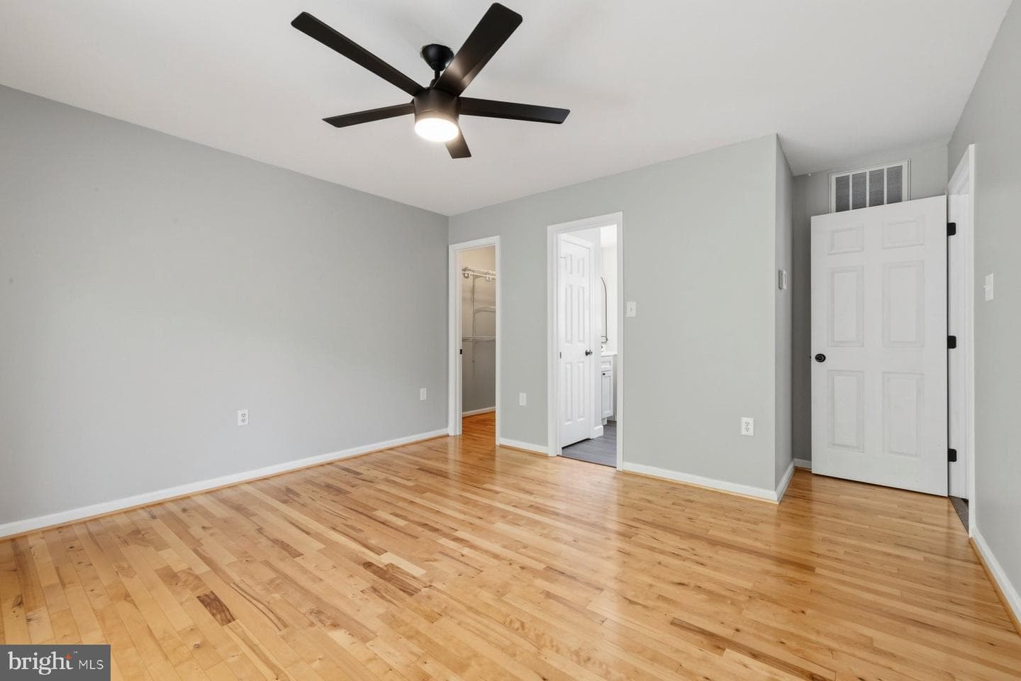 6984 Meadowpoint Terrace photo 12