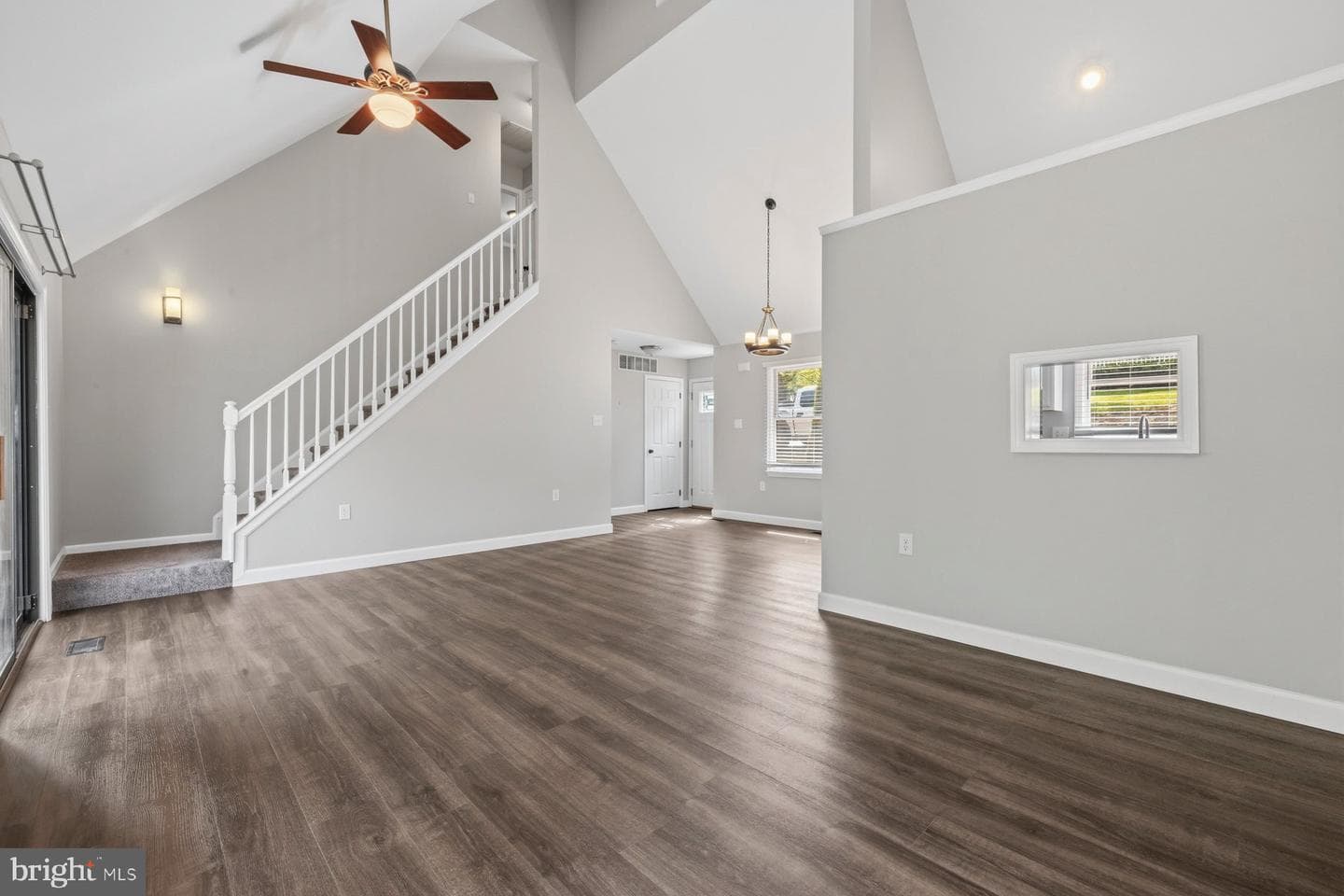 6984 Meadowpoint Terrace photo 9