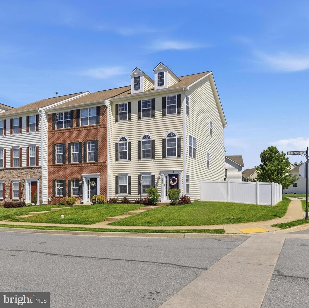 322 E Wainscot Drive photo 2