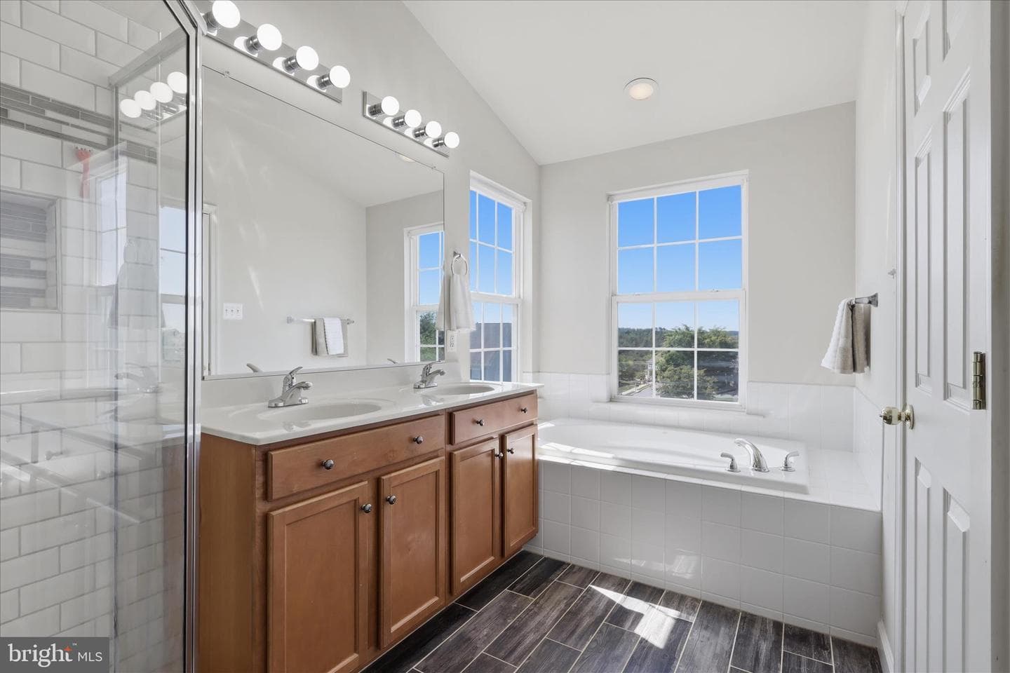 322 E Wainscot Drive photo 24