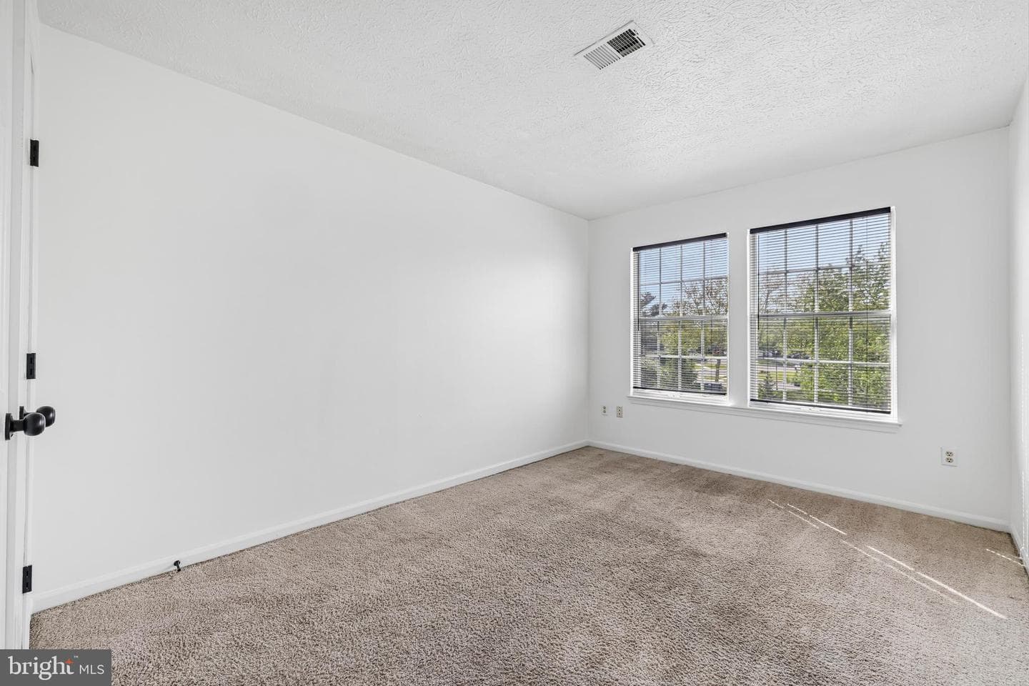 5243 Regal Court photo 20