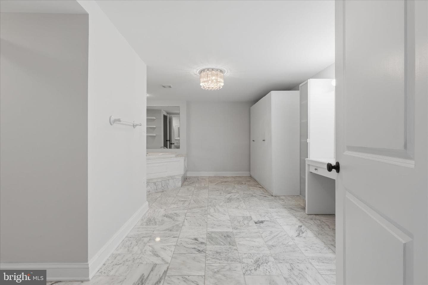 17 E Thirteenth Street photo 30