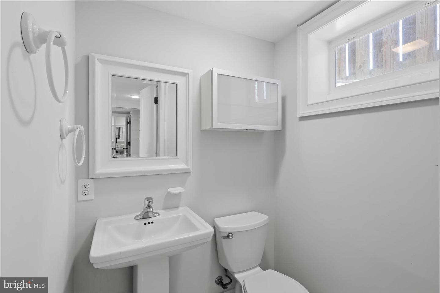 17 E Thirteenth Street photo 33