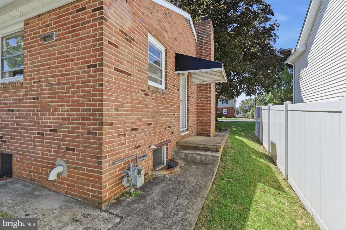 17 E Thirteenth Street photo 35