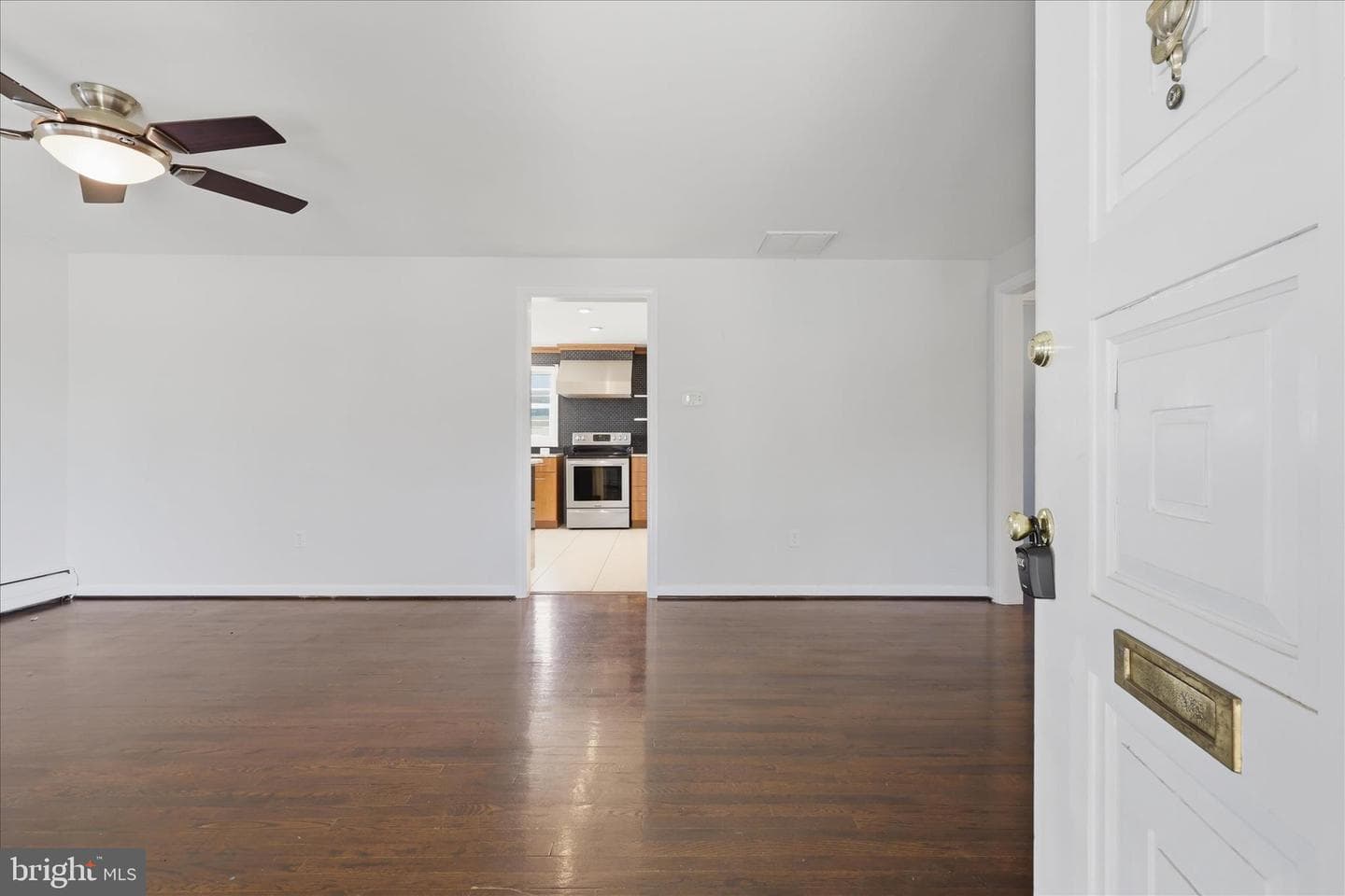 17 E Thirteenth Street photo 8