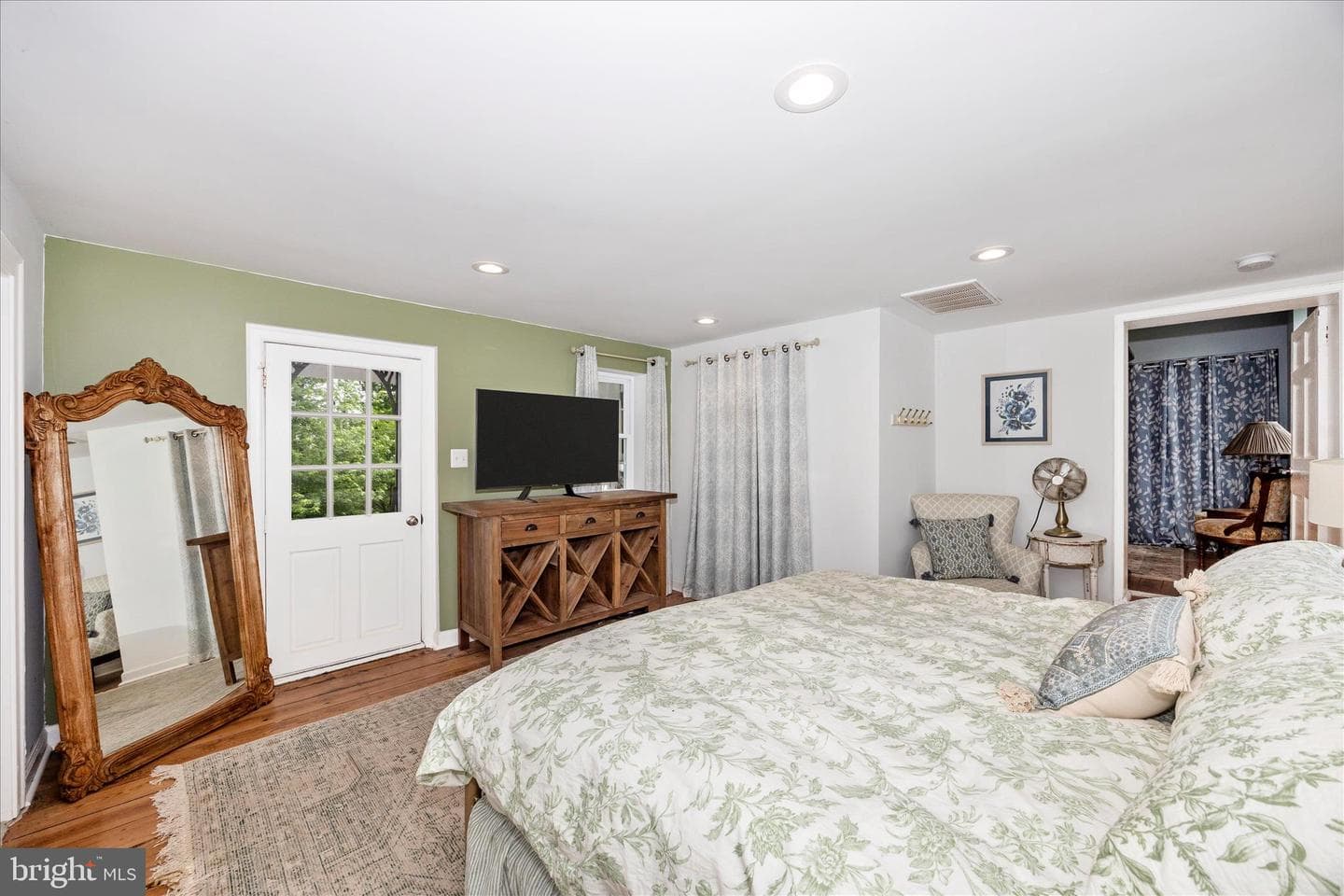 3823 Roundtree Road photo 24