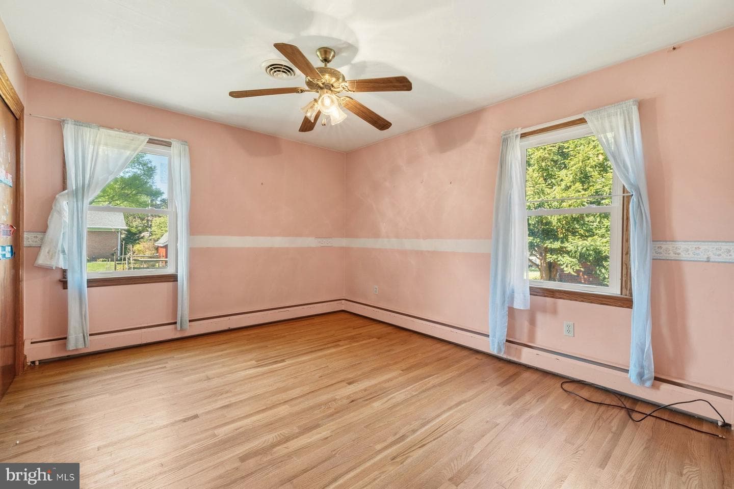 16 Linden Boulevard photo 18