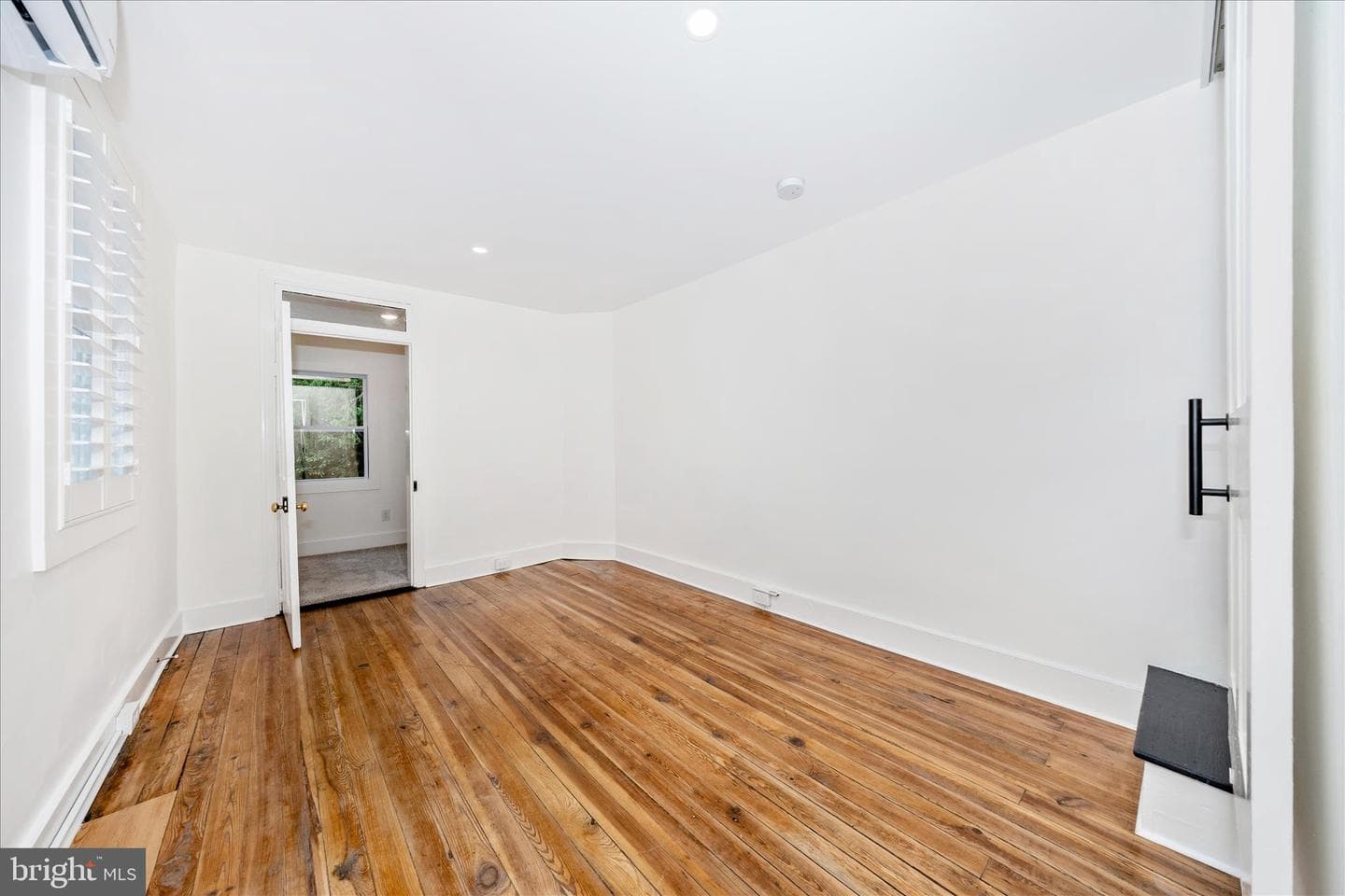 408 W South Street photo 26