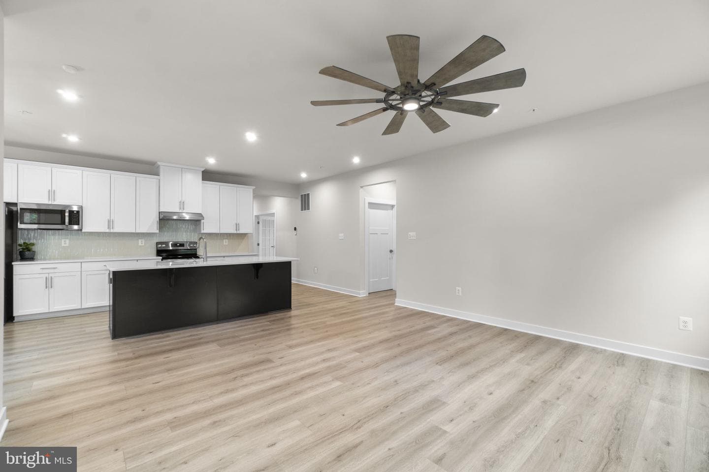 6967 Mandalong Way photo 5