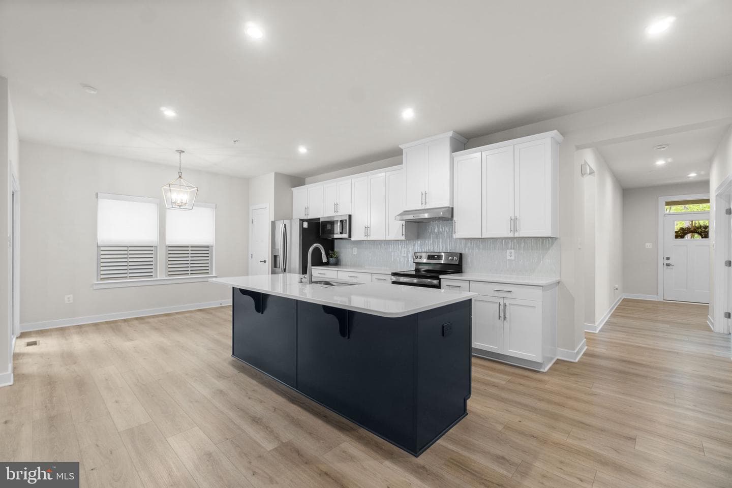 6967 Mandalong Way photo 9