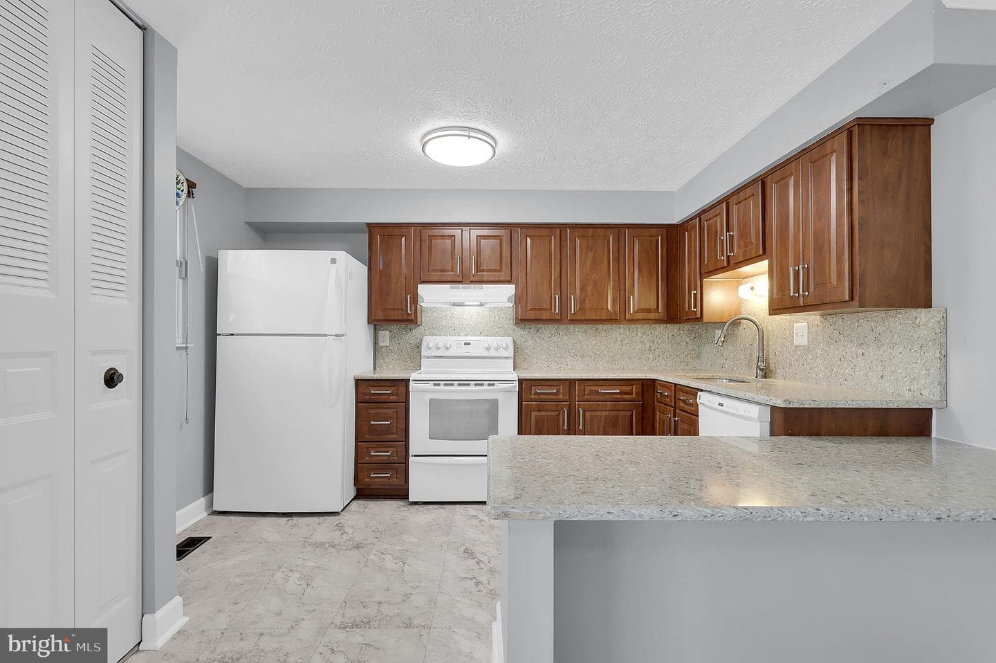 142 Fairfield Drive photo 15