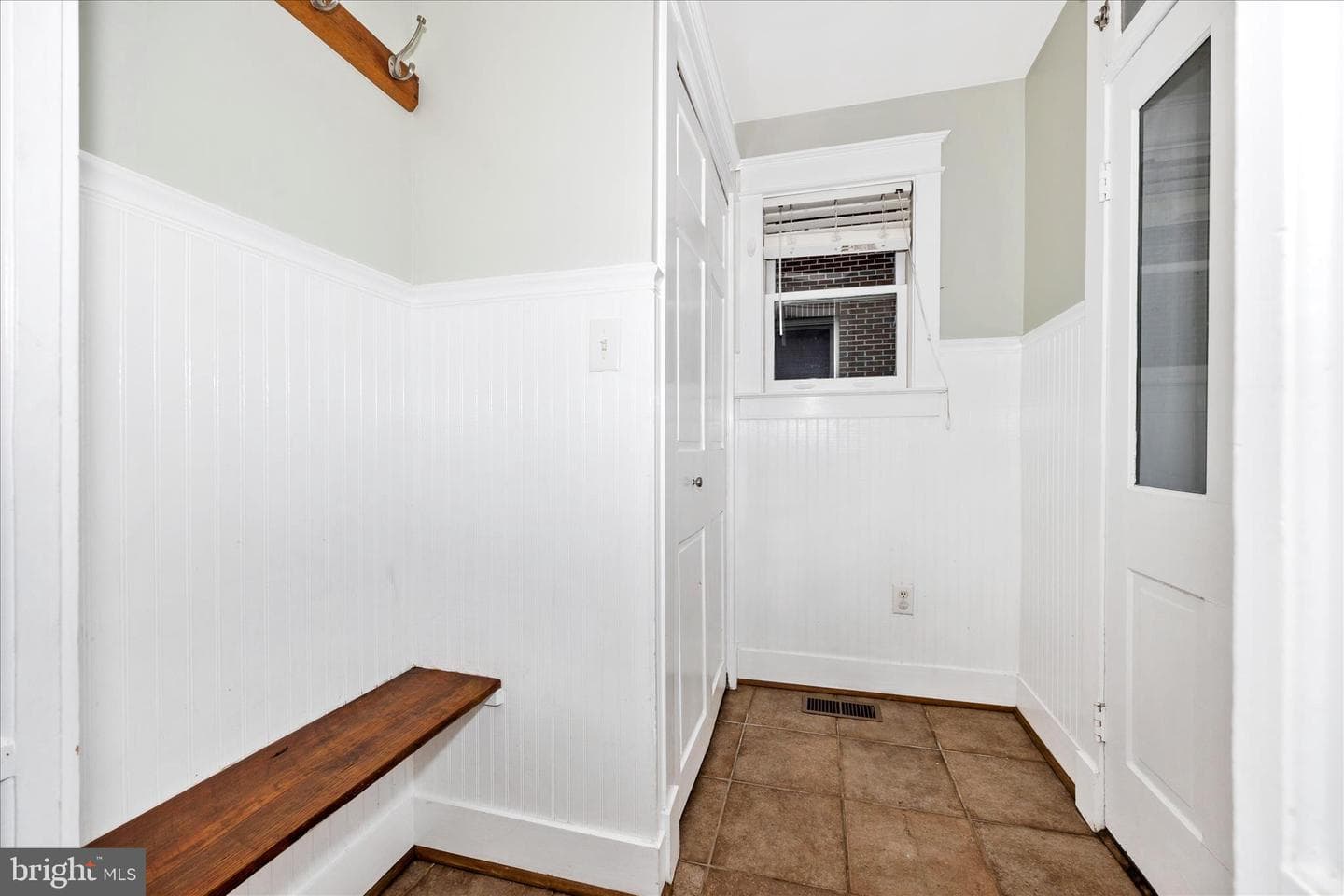 16 5th St E photo 25