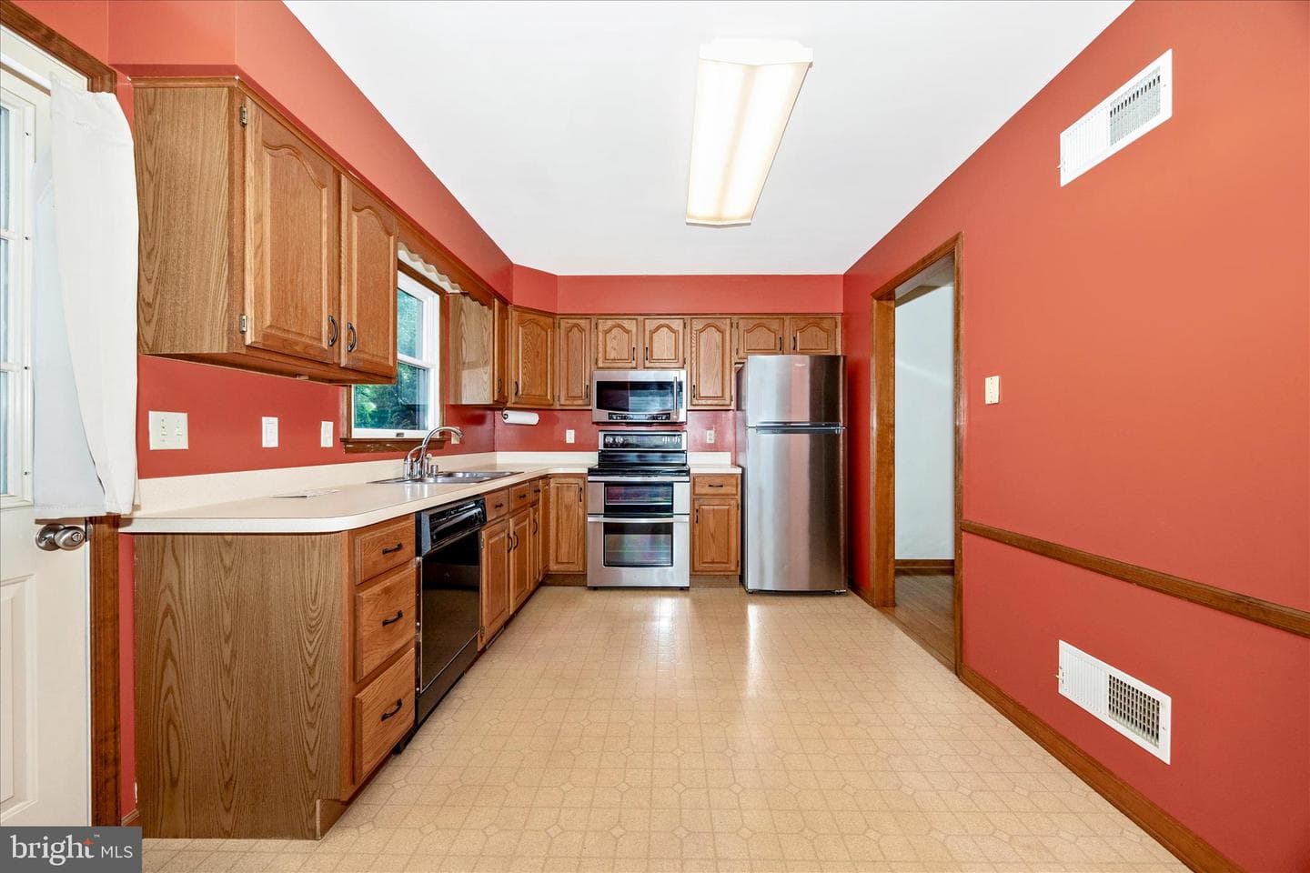 205 E G Street photo 12