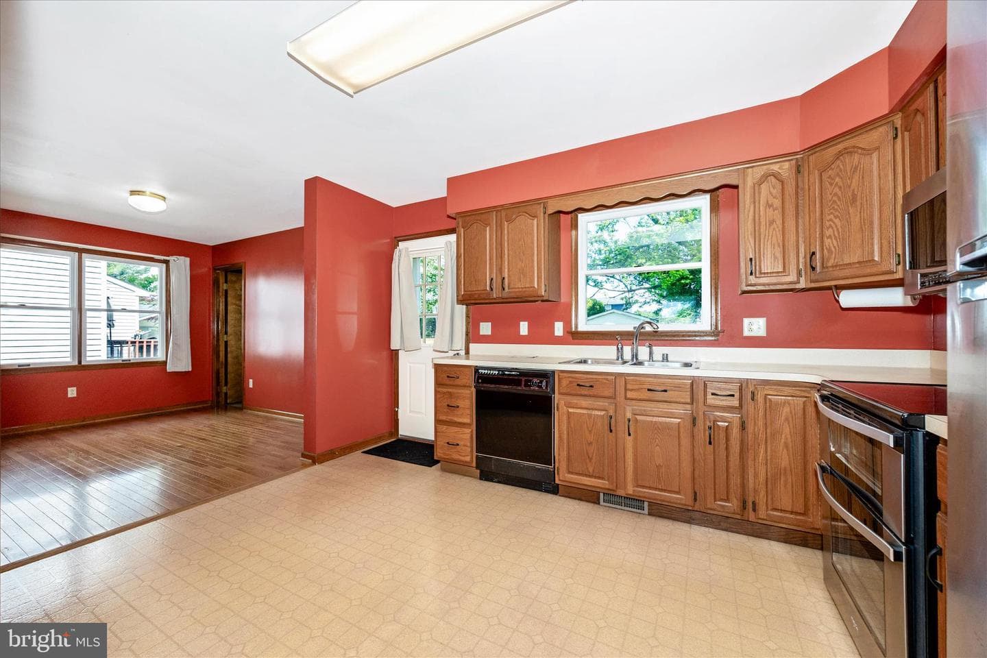 205 E G Street photo 15