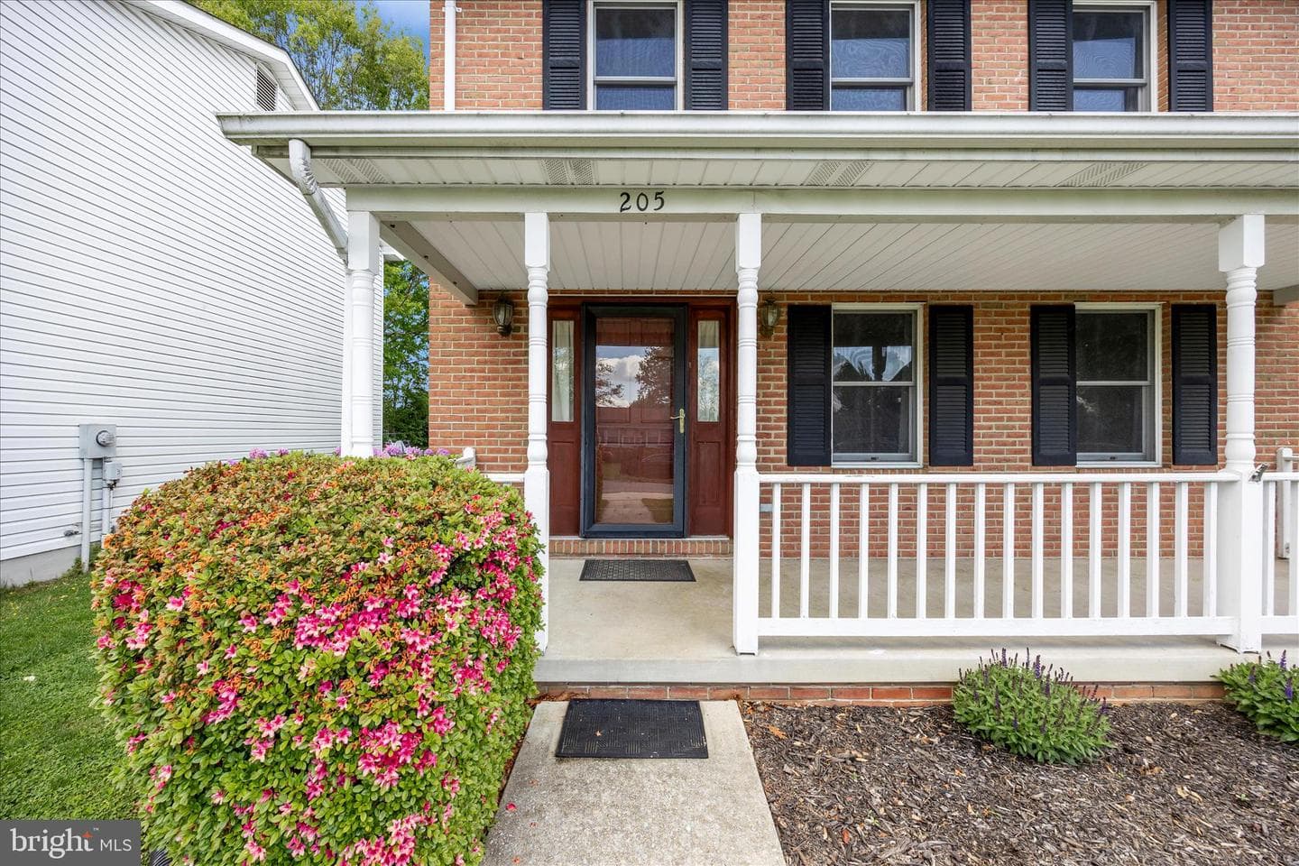 205 E G Street photo 2