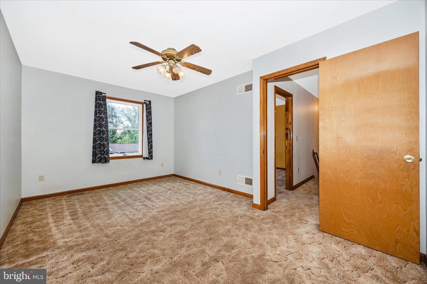 205 E G Street photo 21