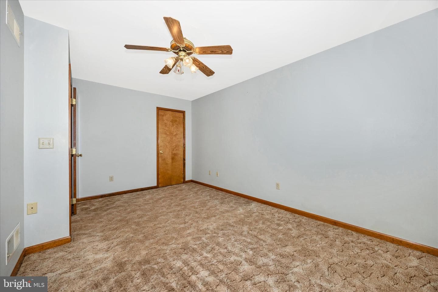 205 E G Street photo 22