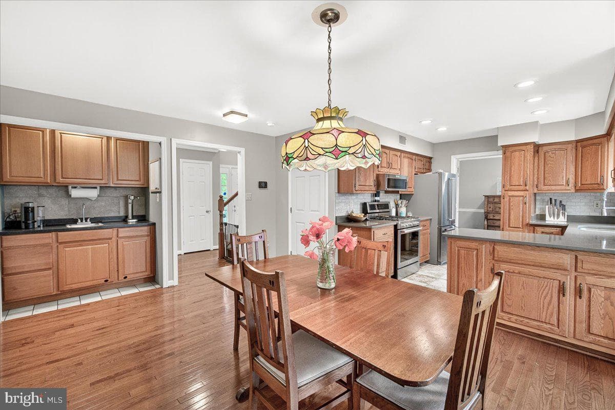 1600 Bolton Street photo 22