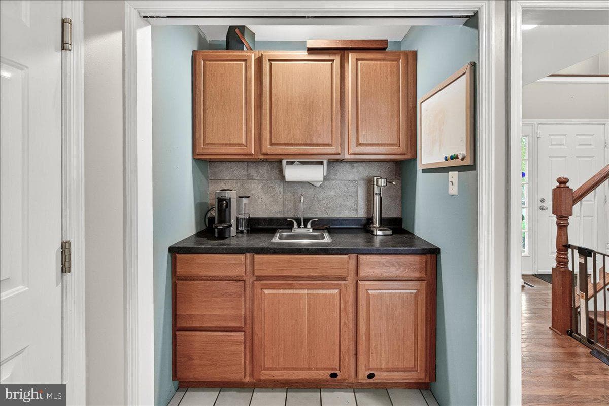1600 Bolton Street photo 23