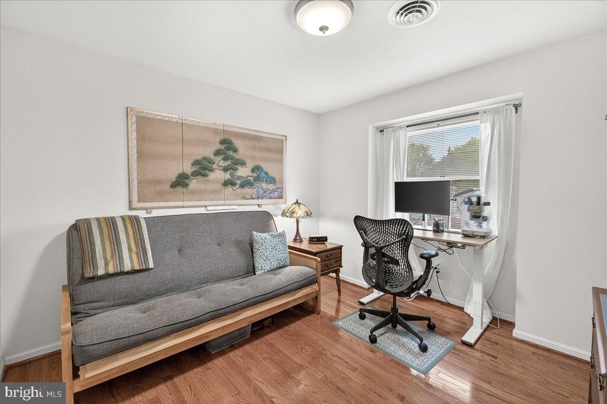 1600 Bolton Street photo 32
