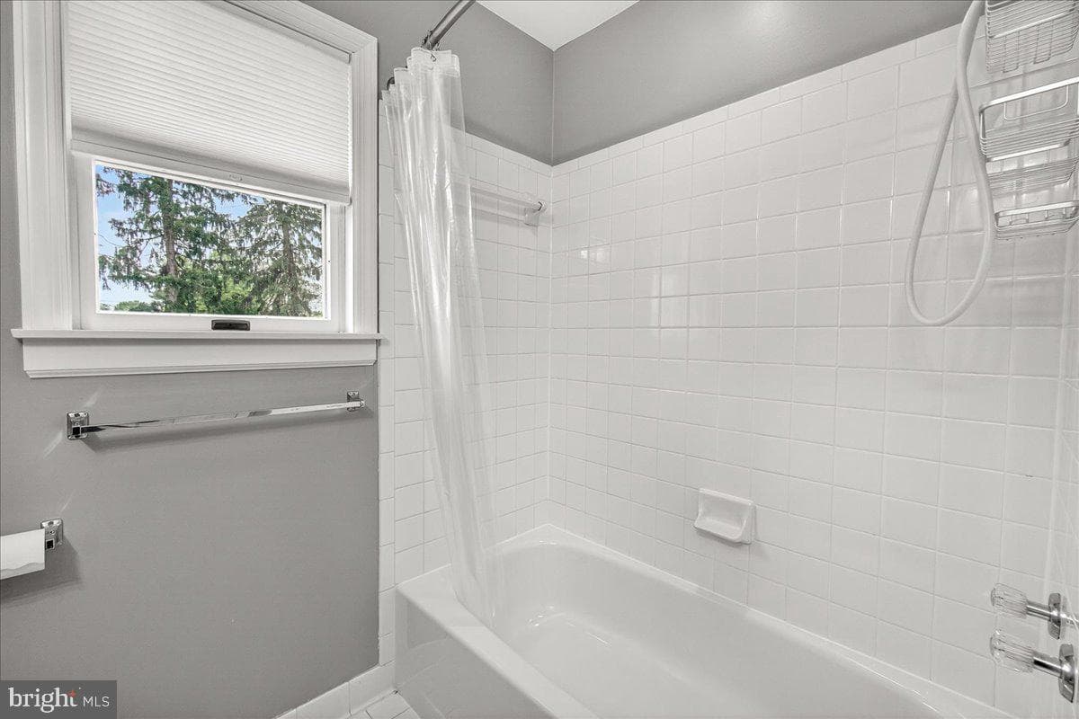 1600 Bolton Street photo 35
