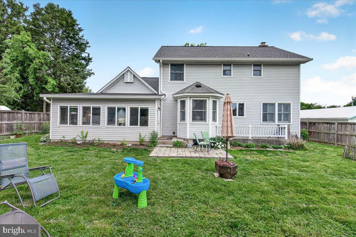 1600 Bolton Street photo 45