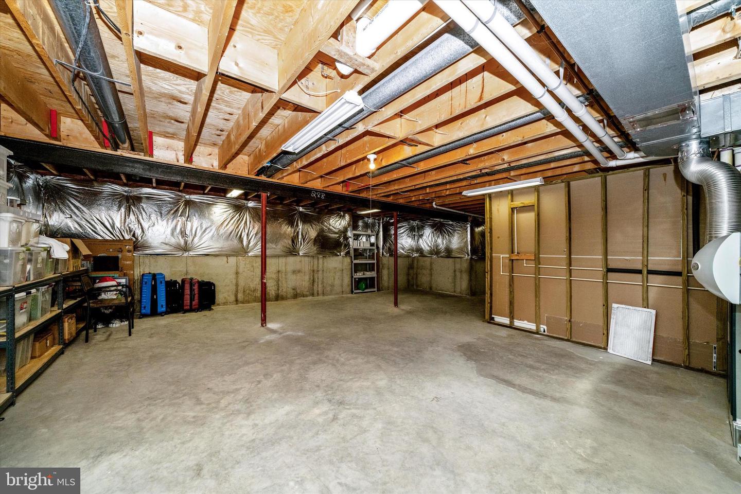 2447 Merchant Street photo 37