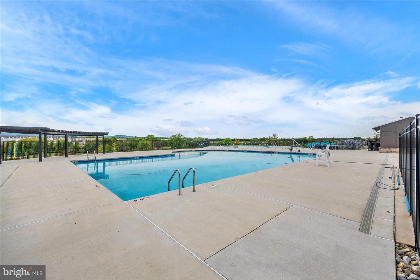 490 Herringbone Way photo 40