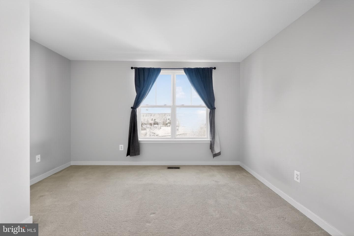 1415 Trafalgar Lane photo 12