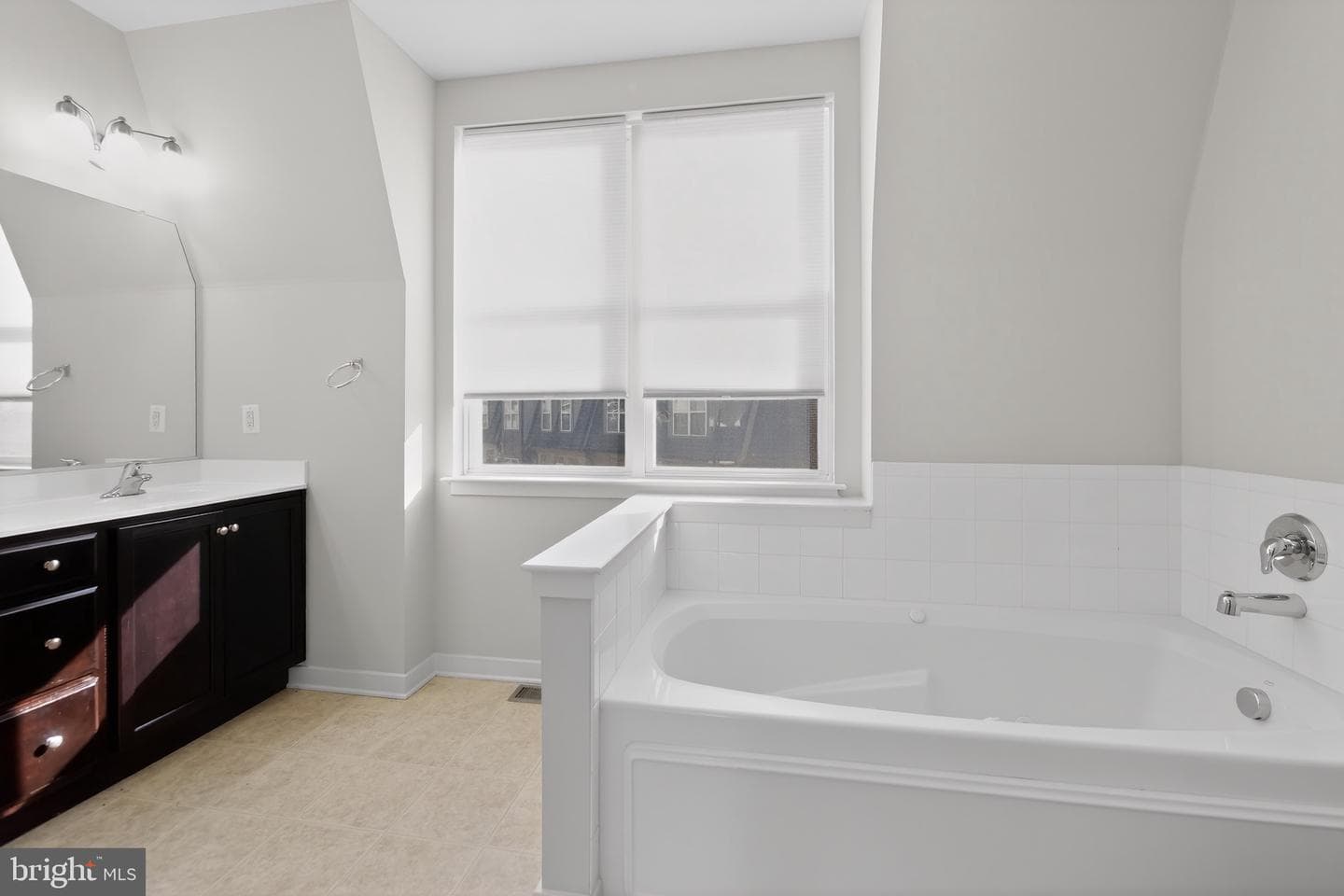 1415 Trafalgar Lane photo 23