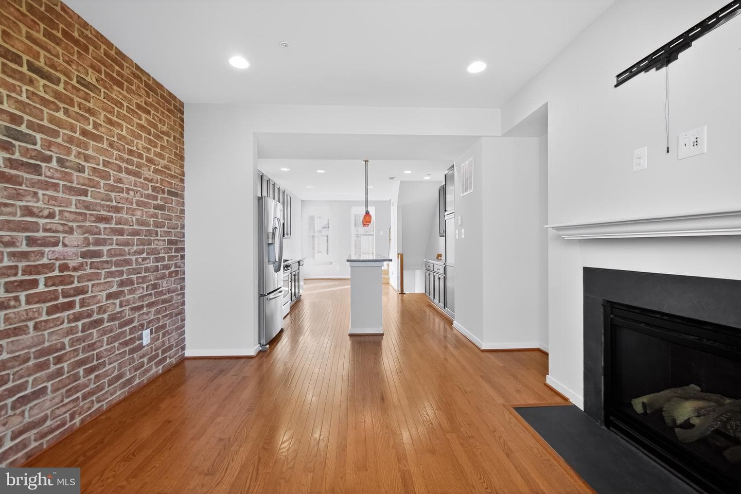 1415 Trafalgar Lane photo 8