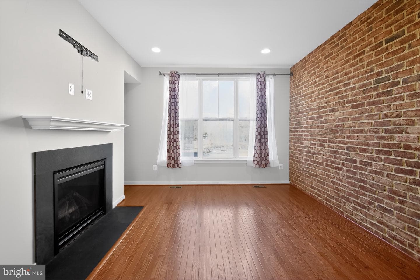 1415 Trafalgar Lane photo 9