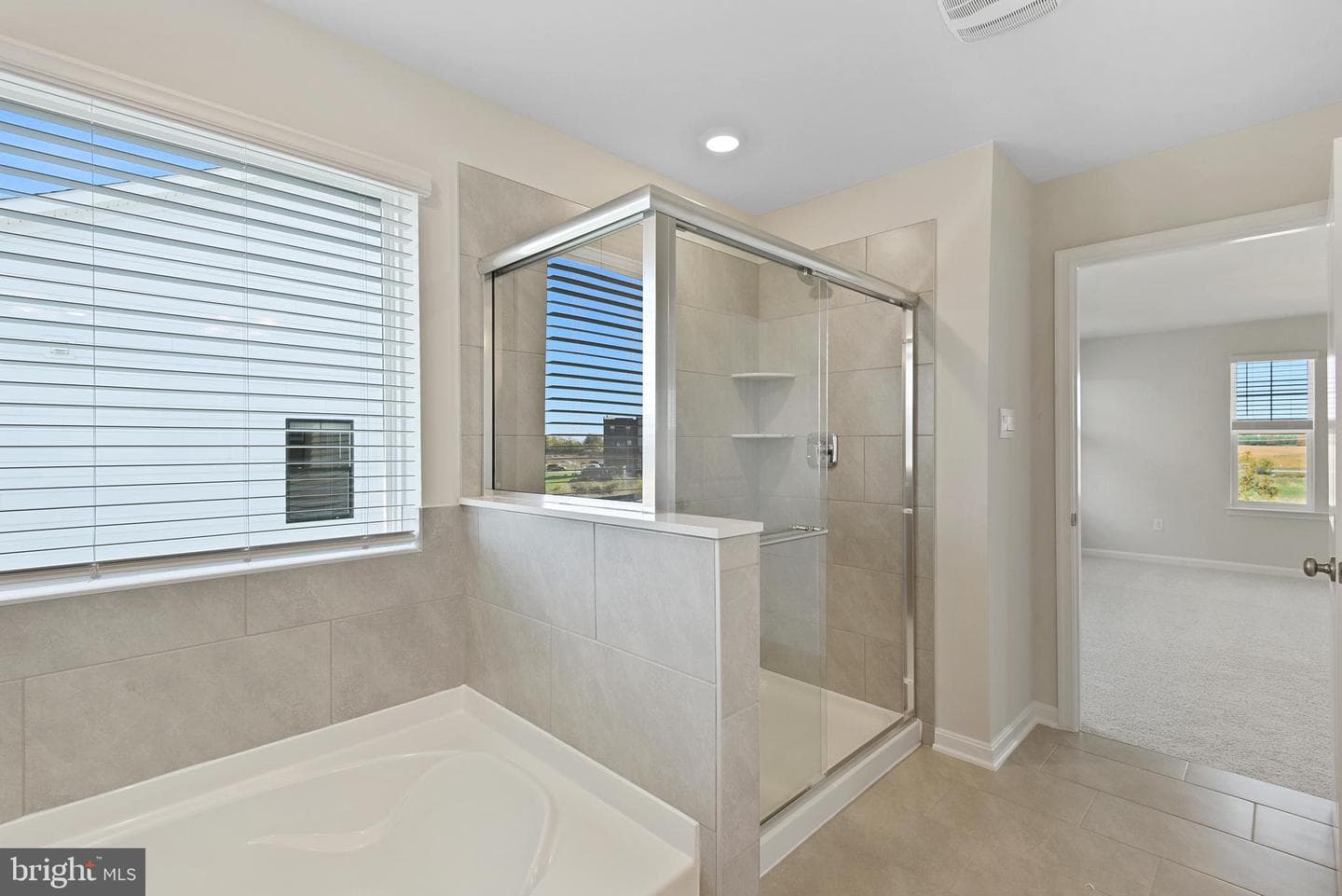 476 Ensemble Way photo 18