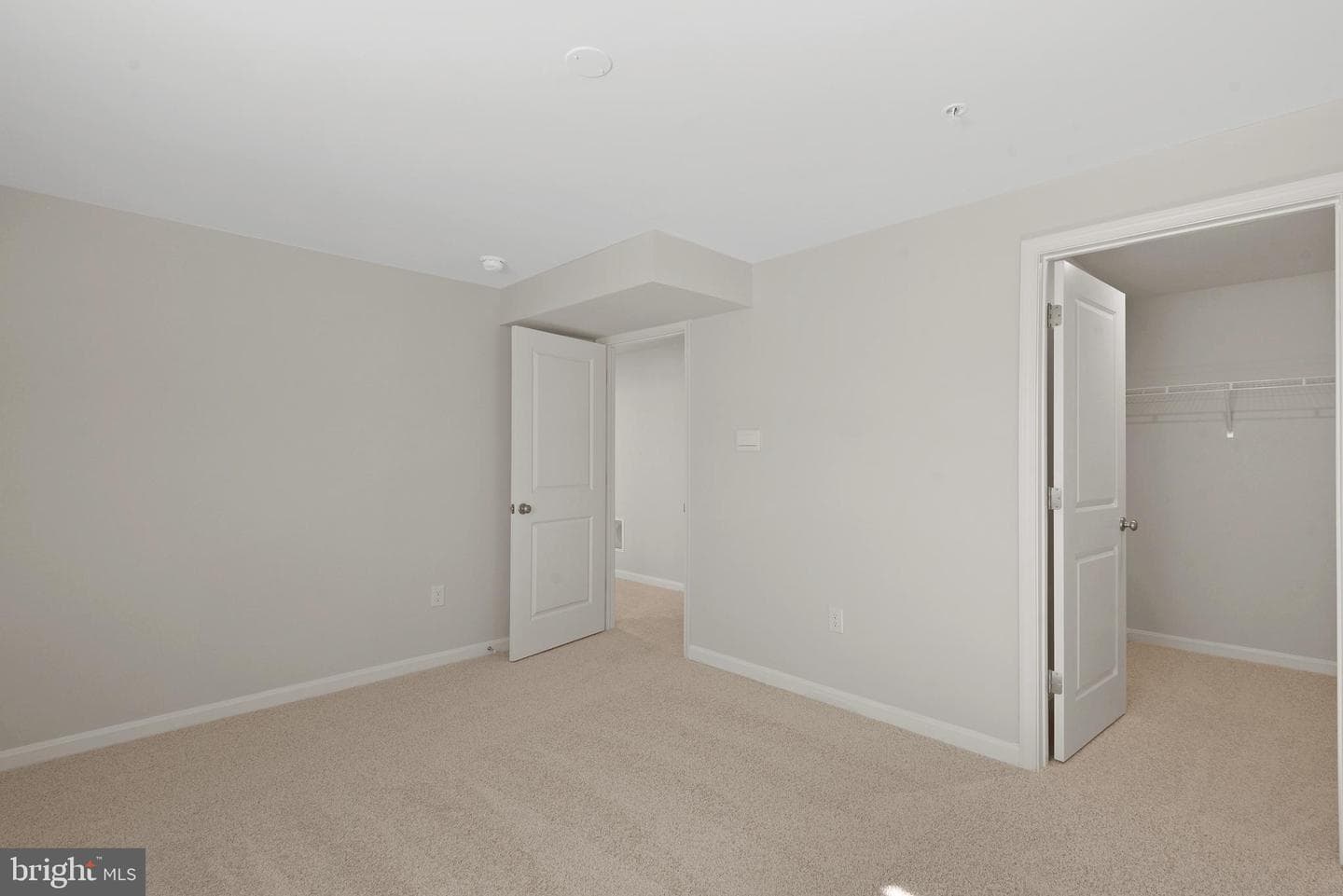 476 Ensemble Way photo 23