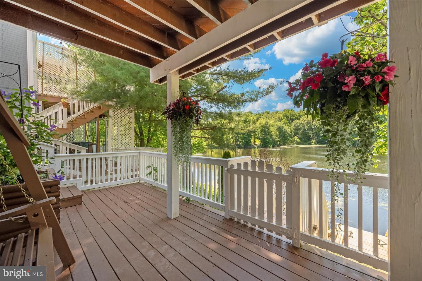 6594 Hemlock Point Road photo 8