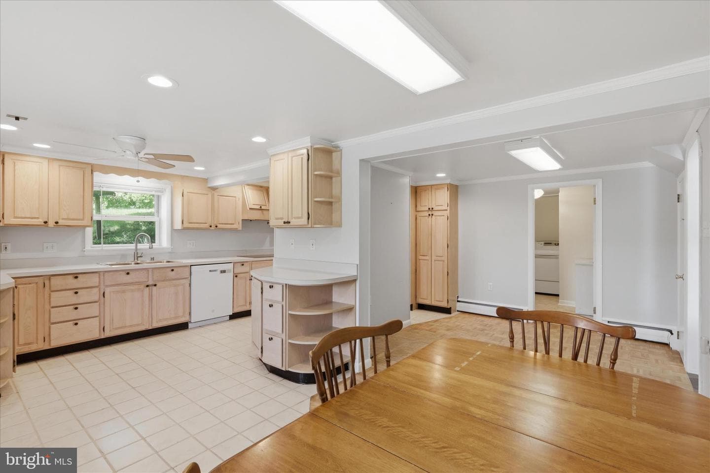 603 W B Street photo 12